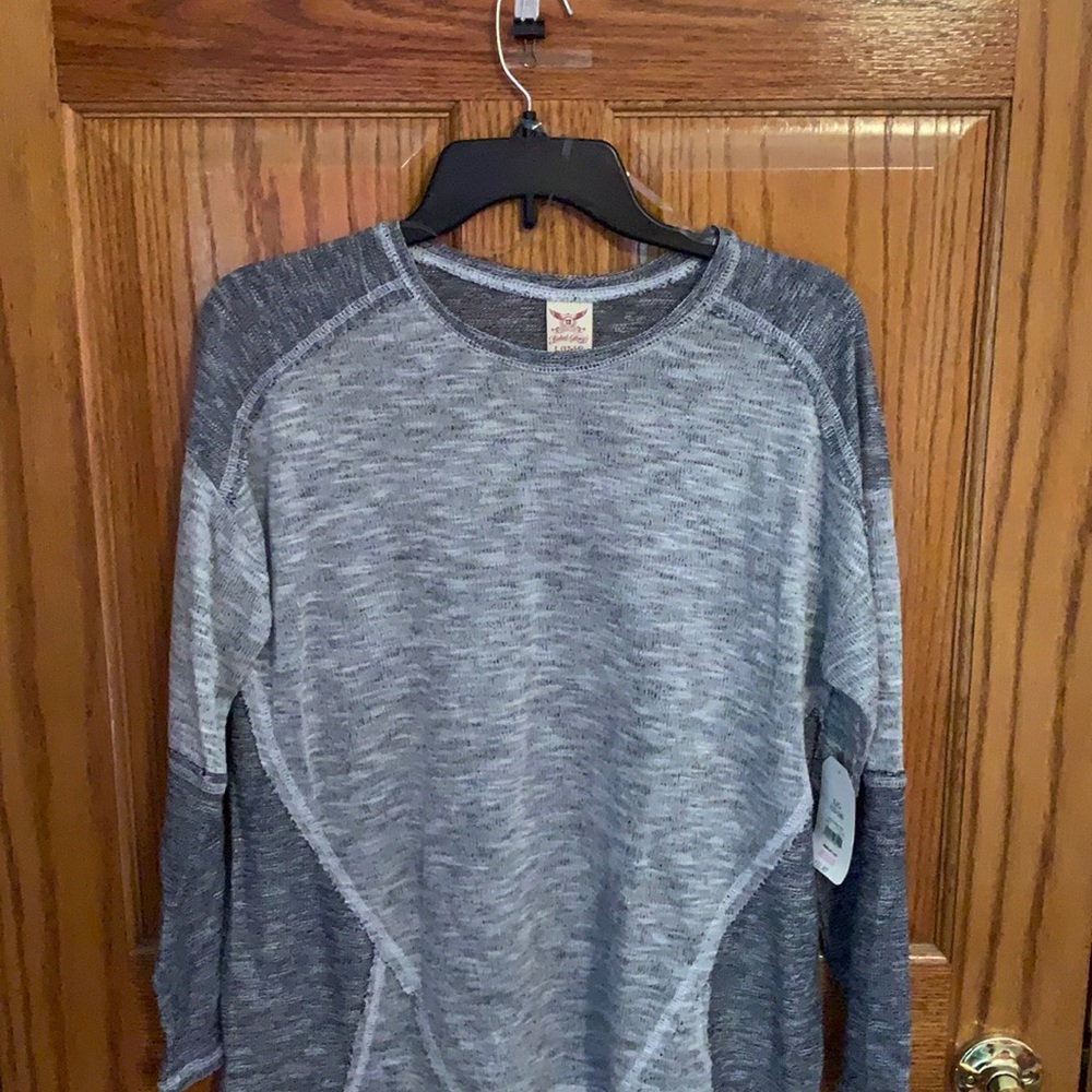 women’s faded glory sweater top- NWT